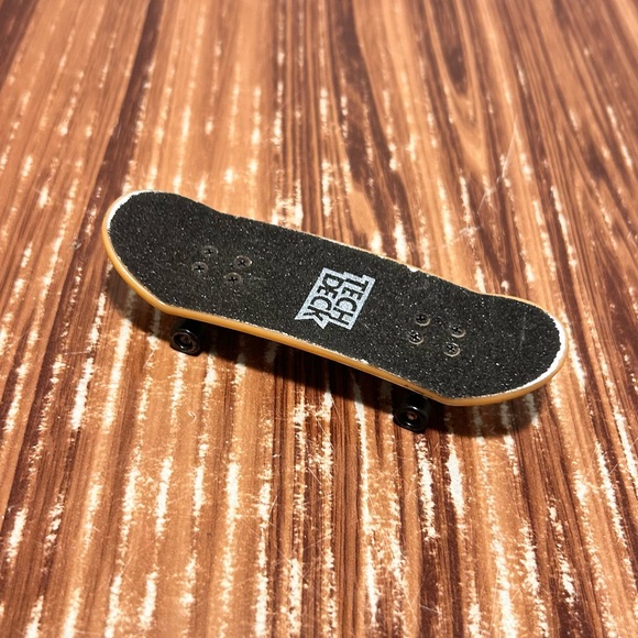 Rare Tech Deck  Fingerboard REVIVE Hard To Find - Picture 10 of 11